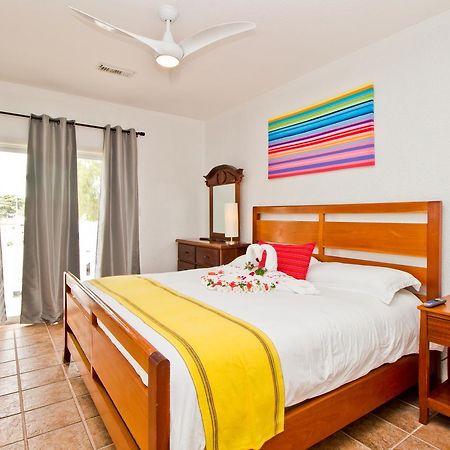 Banyan Bay Suites San Pedro  Ngoại thất bức ảnh