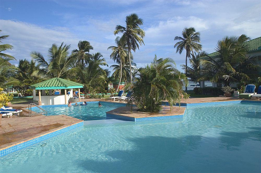 Banyan Bay Suites San Pedro  Ngoại thất bức ảnh