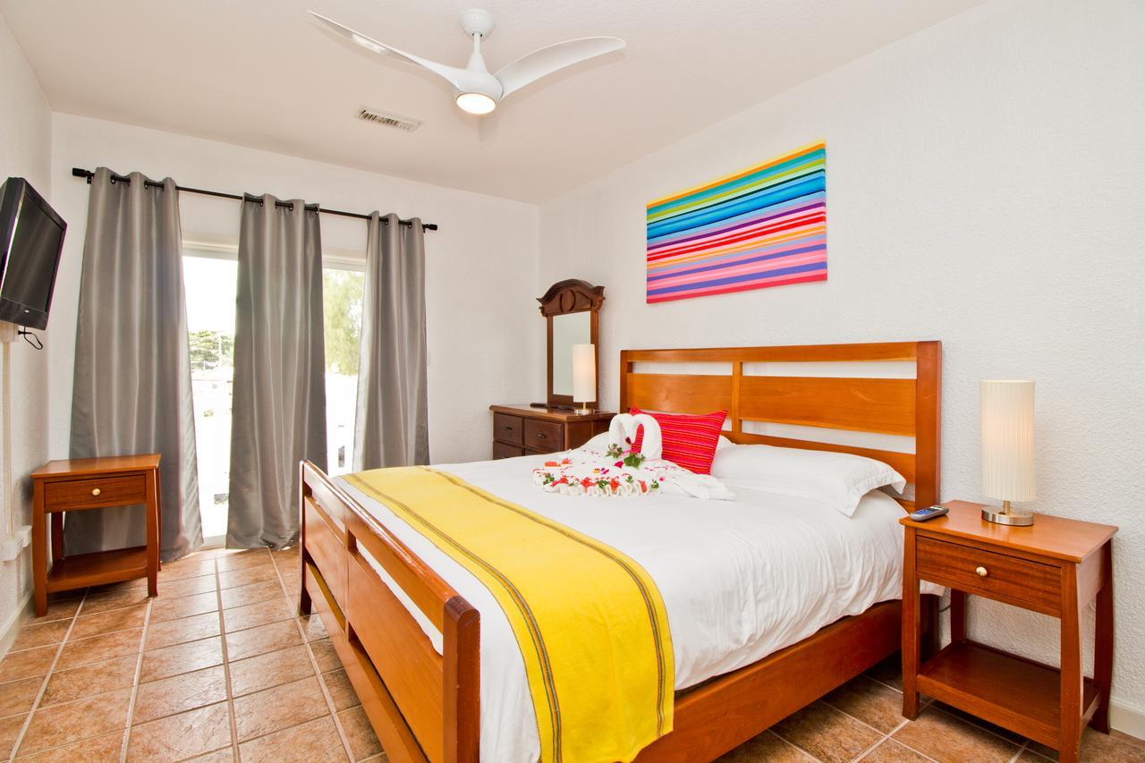 Banyan Bay Suites San Pedro  Ngoại thất bức ảnh