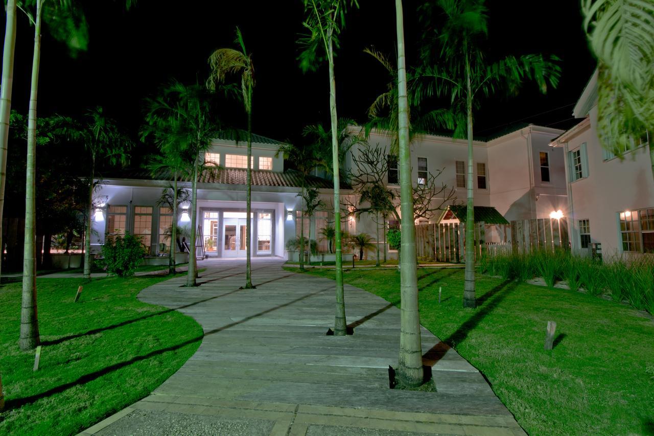 Banyan Bay Suites San Pedro  Ngoại thất bức ảnh