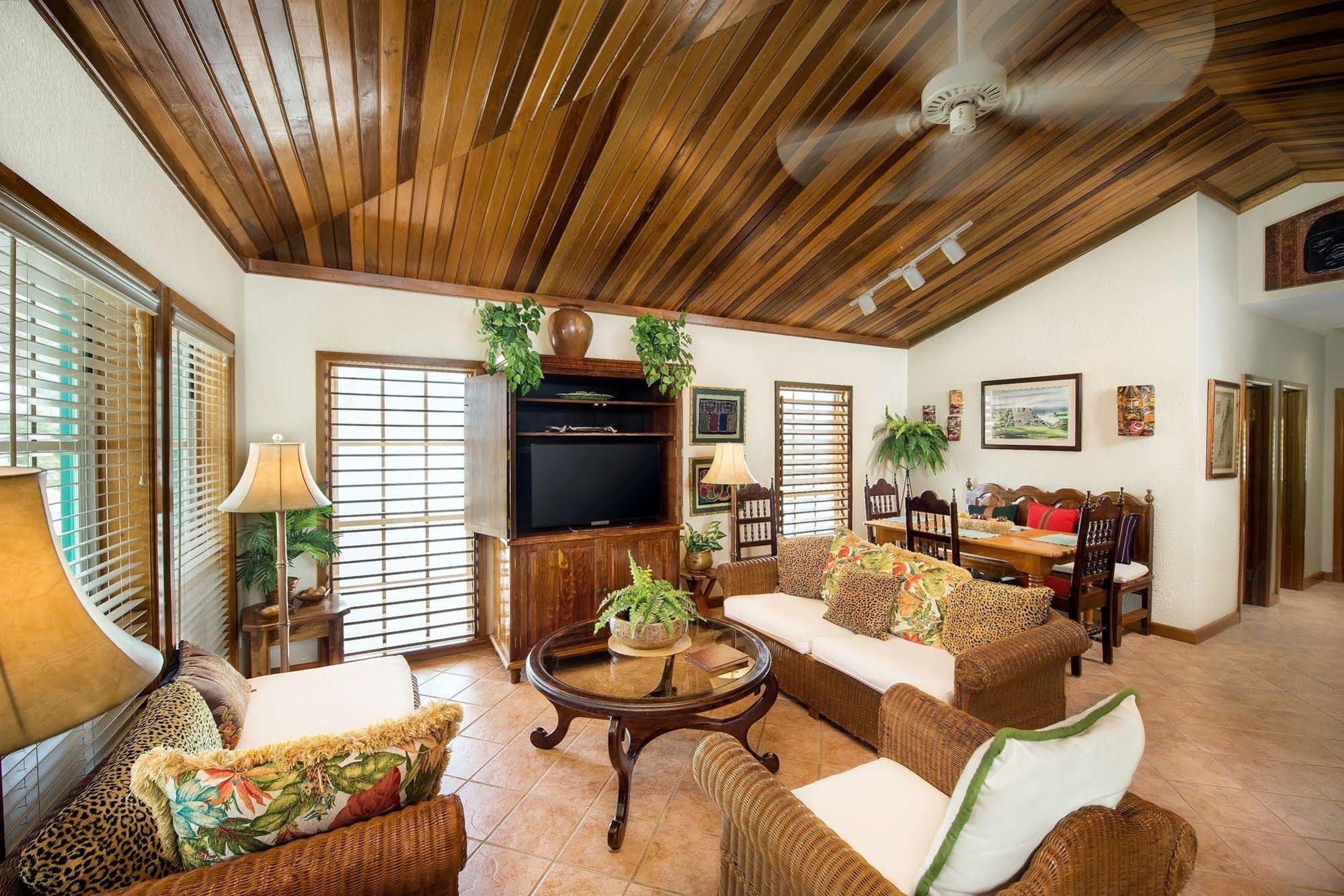 Banyan Bay Suites San Pedro  Ngoại thất bức ảnh