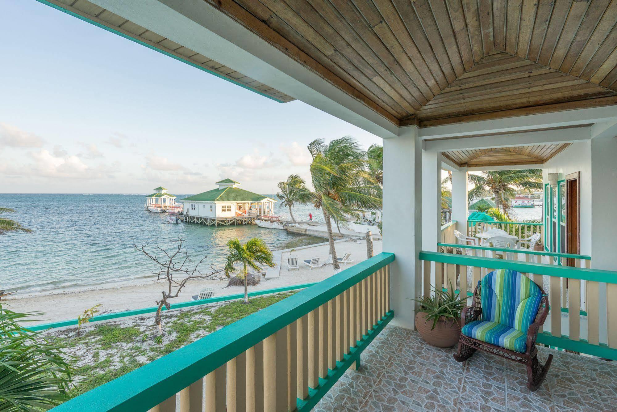 Banyan Bay Suites San Pedro  Ngoại thất bức ảnh